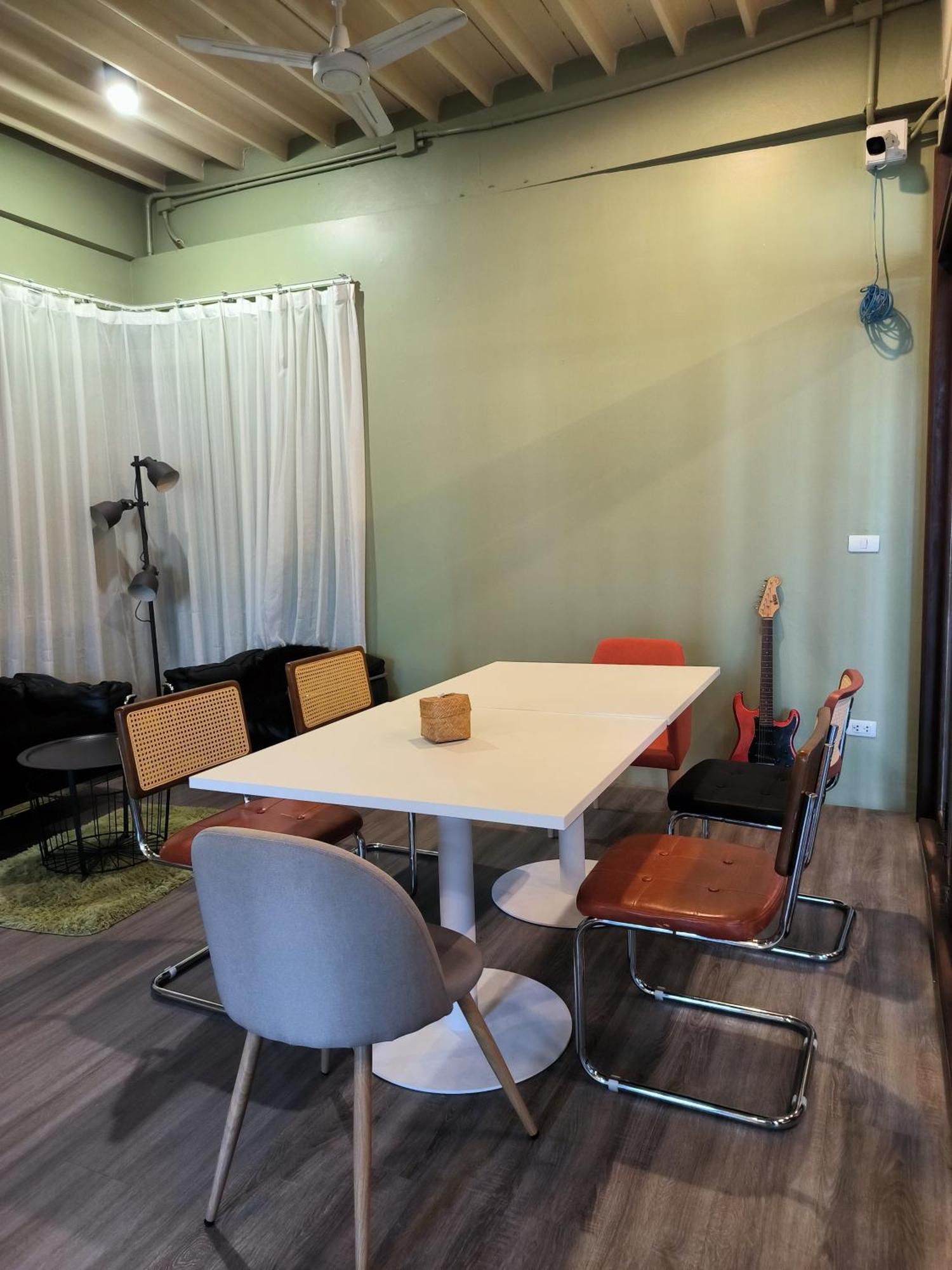 Whereder Poshtel Udon Thani Exterior photo